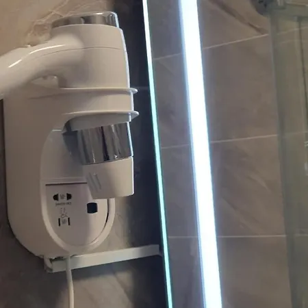 Bell Marina & Spa Cu Piscina Interioara Incalzita Sauna Jacuzzi Gym Apartman