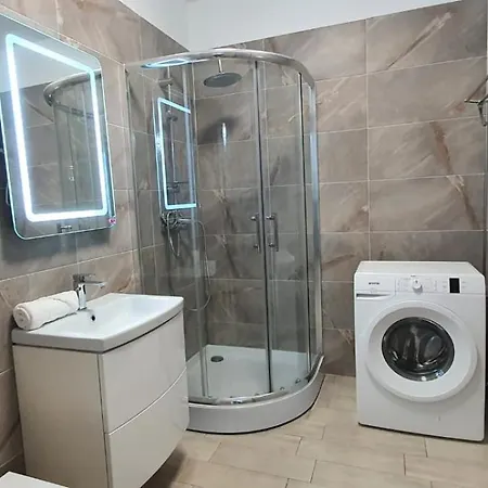 Bell Marina & Spa Cu Piscina Interioara Incalzita Sauna Jacuzzi Gym Apartman