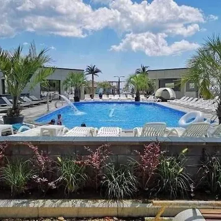Bell Marina & Cu Piscina Interioara Incalzita Sauna Jacuzzi Gym Apartment *