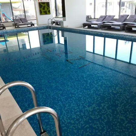 Apartment Bell Marina & Cu Piscina Interioara Incalzita Sauna Jacuzzi Gym *