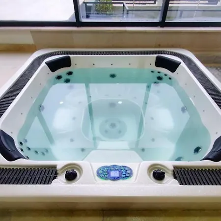Apartment Bell Marina & Cu Piscina Interioara Incalzita Sauna Jacuzzi Gym Navodari